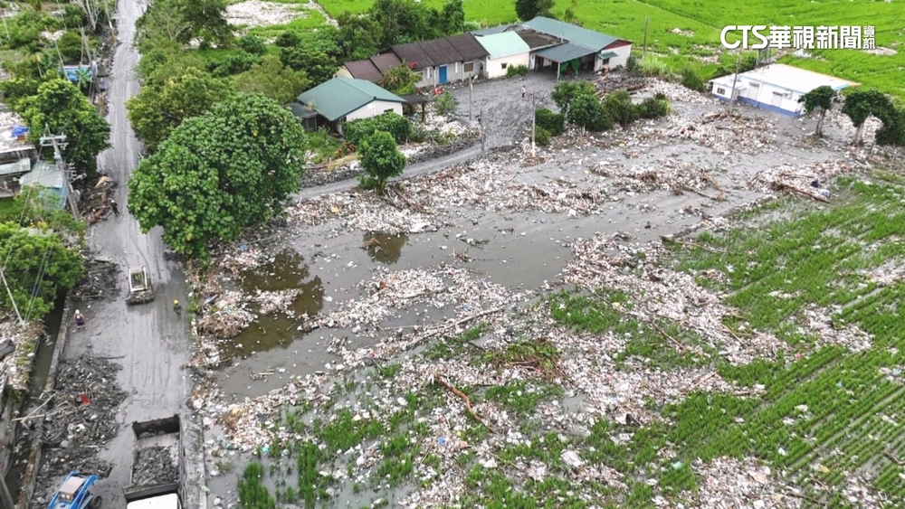 掩埋場垃圾全沖到家門口　北富村慘變「垃圾村」