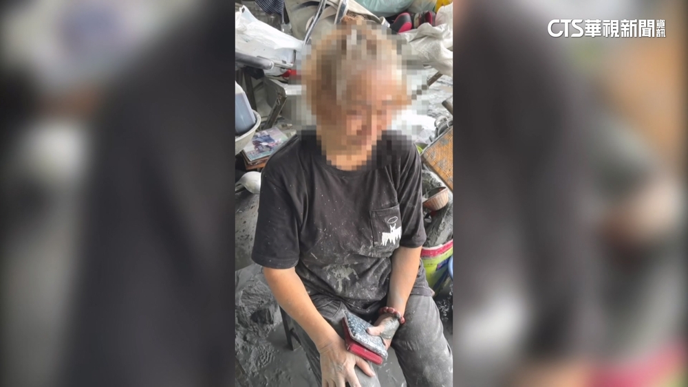 退休校長過世隔天　老家遭泥流毀！　高齡妻無助痛哭