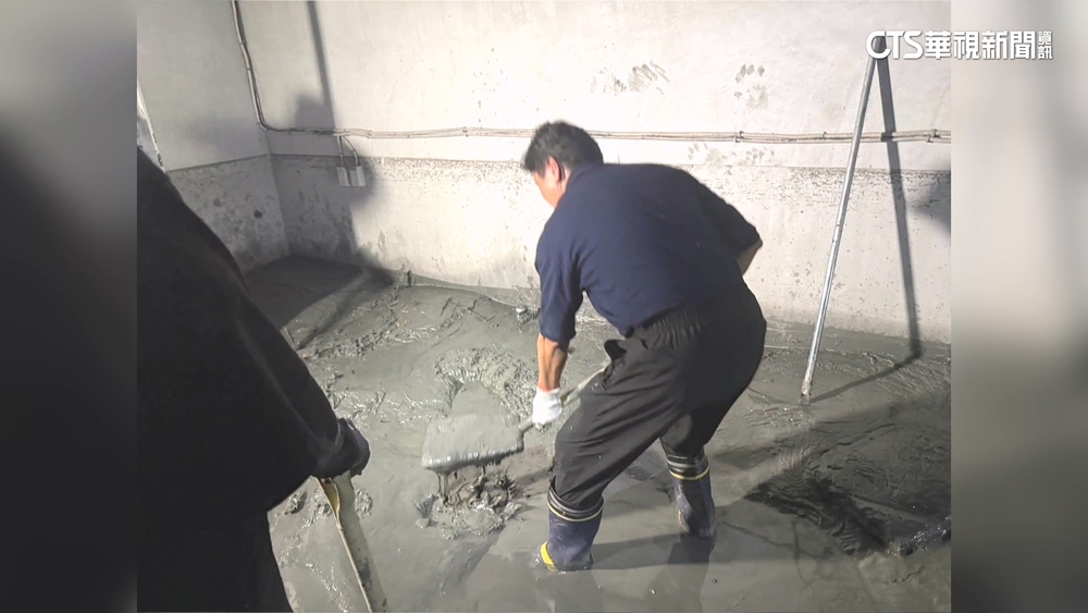 清淤志工邀「鏟泥」！傅崐萁視察照挨轟作秀　傅辦暫無回應