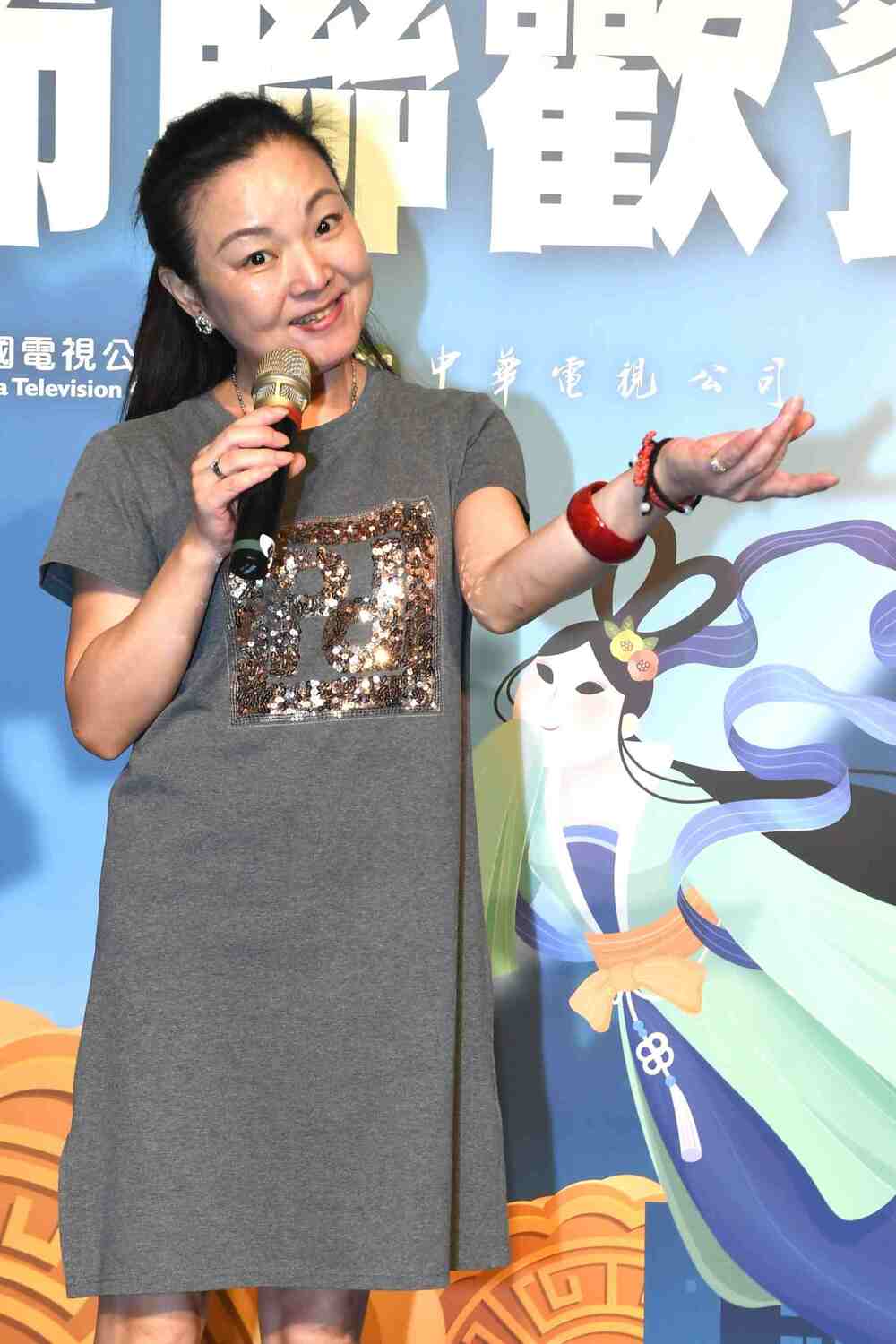 好久不見夏禕升格製作人！開心宣布自製電視劇明年開拍