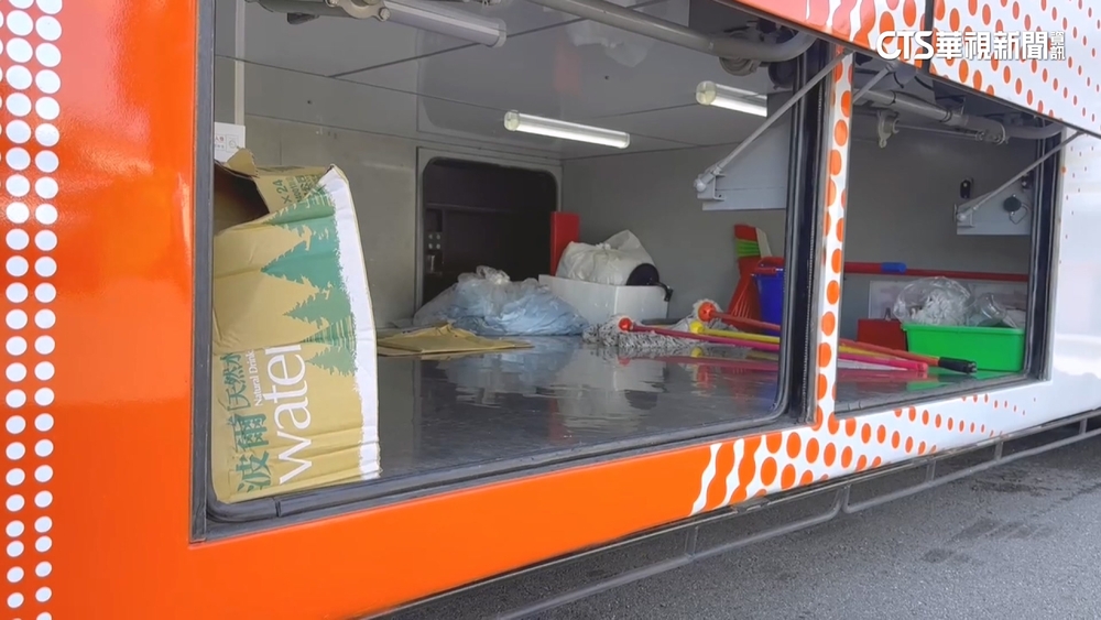 乘客拿行李被反鎖艙內　客運致歉：加強教育