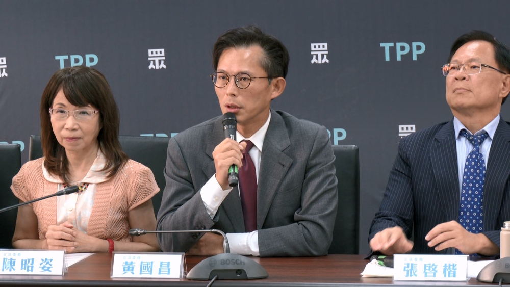 「謝幸恩離職是中央社的損失」　黃國昌嗆鏡傳媒：拿鏡子回去照照自己