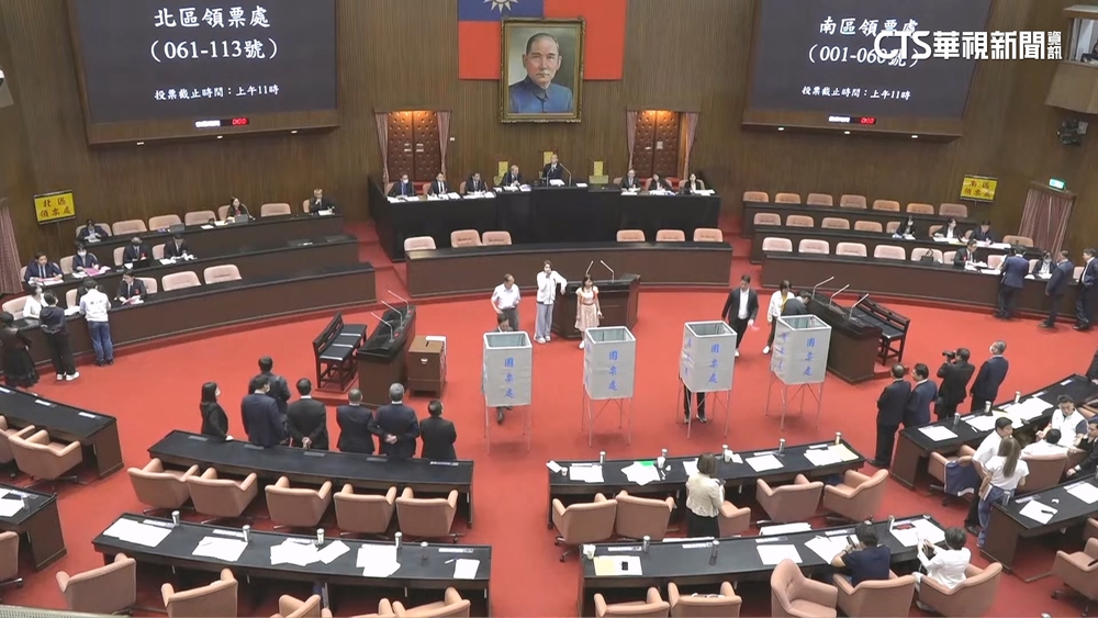 原擬退回總預算案！　藍最後一刻撤案　綠委歡呼鼓掌