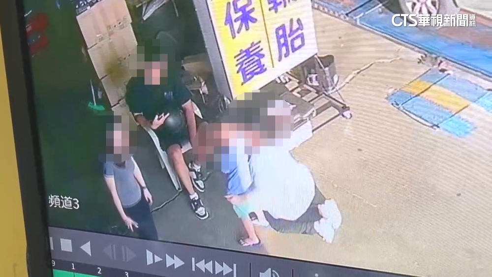 開車撞傷騎士！　母下跪求別報警　沒等警到離去涉肇逃