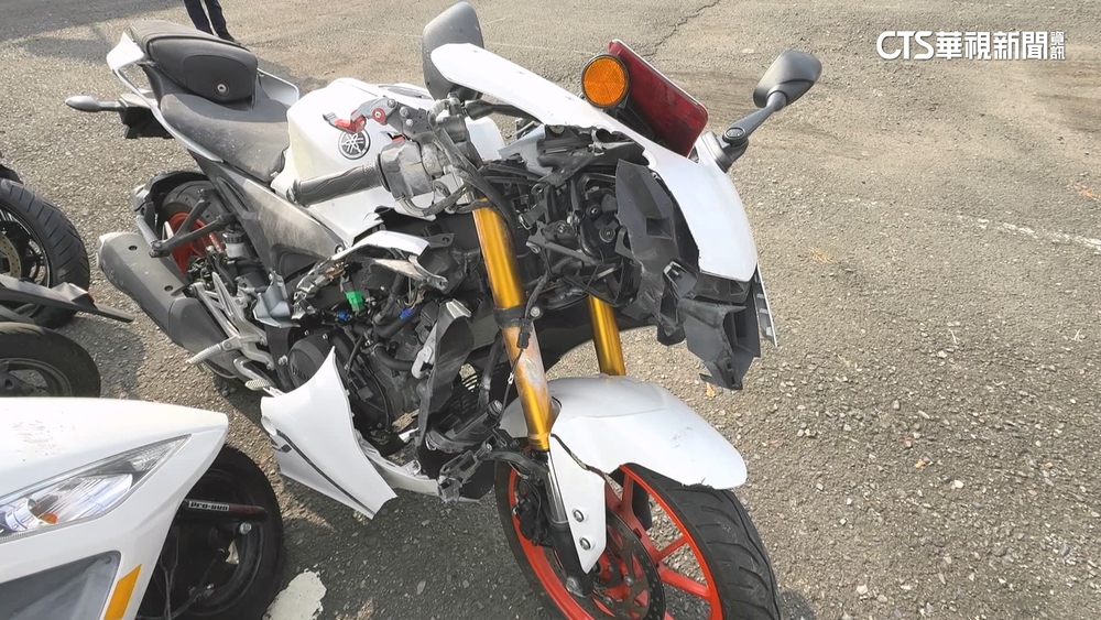 才出校門...機車雙載自撞燈桿　南投大三僑生傷重不治