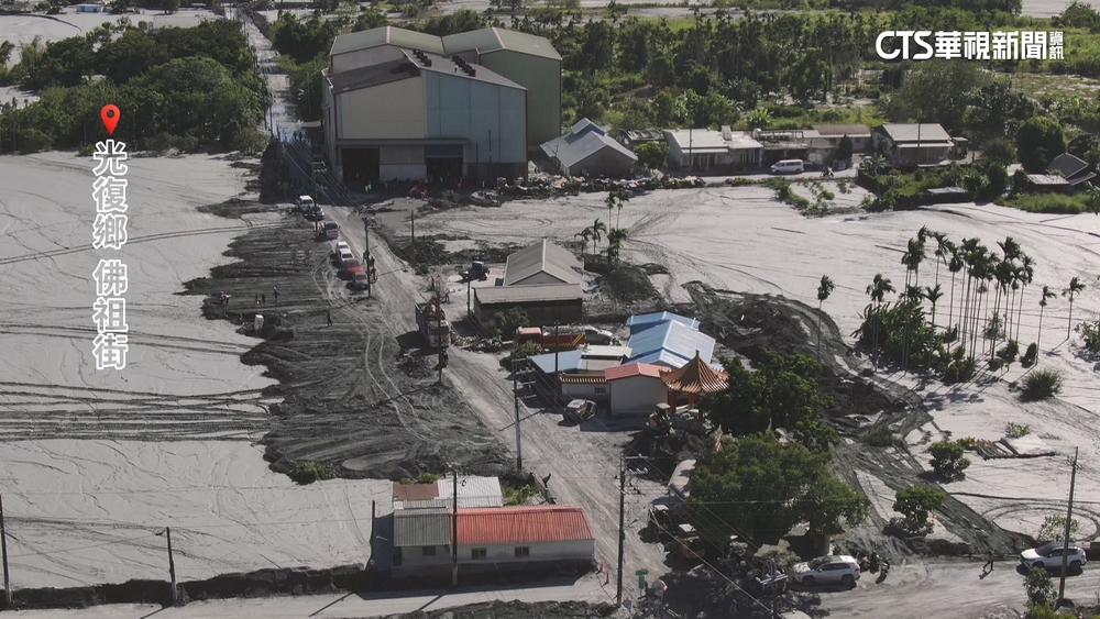 佛祖街遭淤泥淹慘！保安寺「半樓高」淤泥仍未清