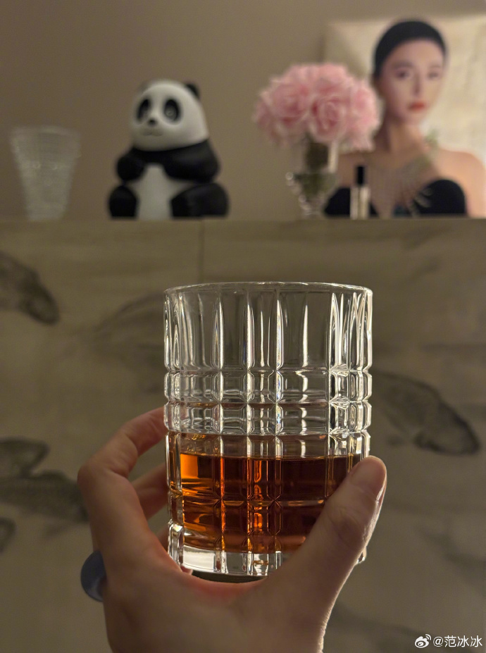 隔9年入圍金馬「最佳女主角」 　范冰冰舉杯感性喊：路遙遠我們一起走