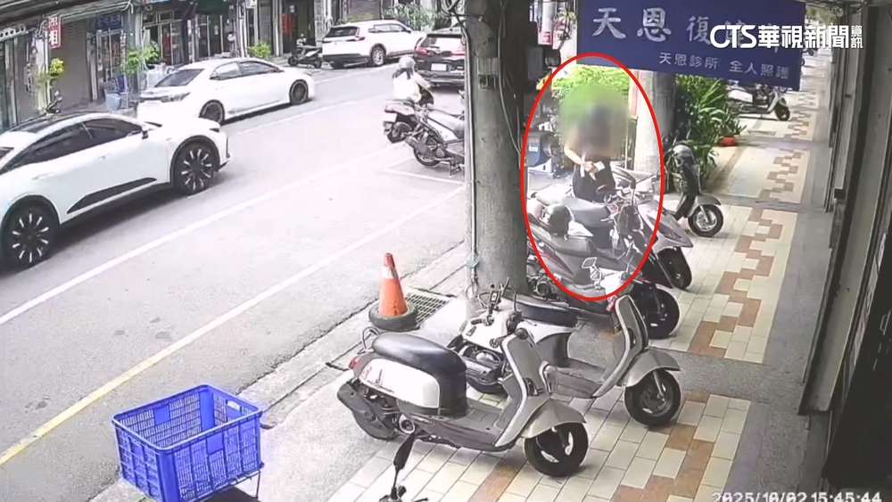 男超商持刀隨機砍人　英勇鐵工男護女童中刀