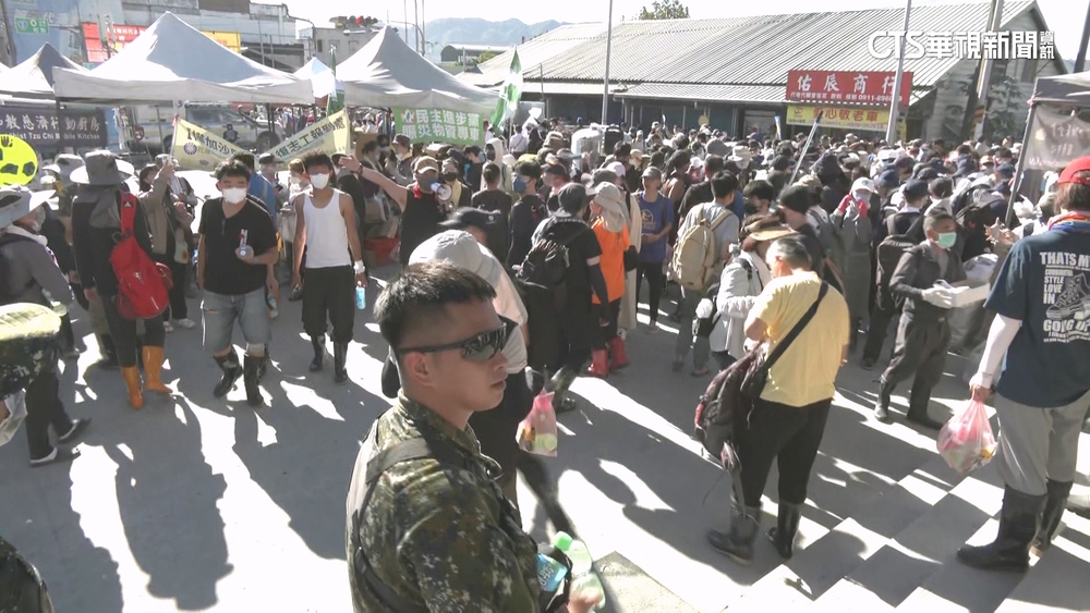 中秋連假首日光復再湧志工！　犧牲假期投入救災