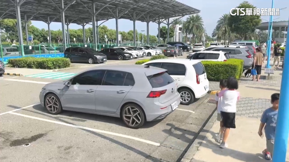 連假第一天　清水休息站湧車潮　過路商機上看1600萬