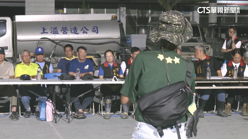 徐榛蔚說明會災民掉頭走人　躺平超人：不誠懇聽不下去