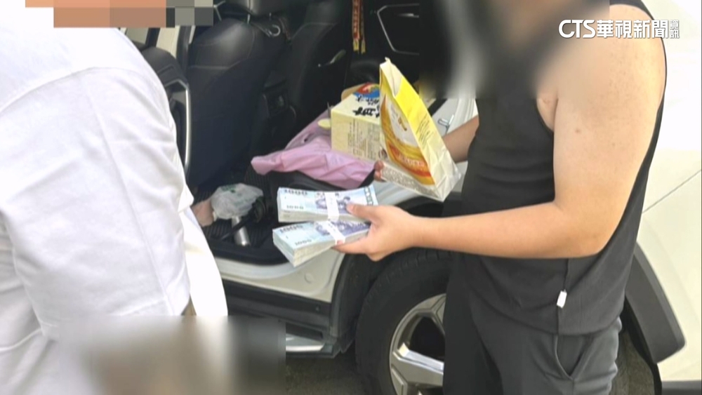 車停台中新光三越忘上鎖　竊賊開門偷走55萬現金