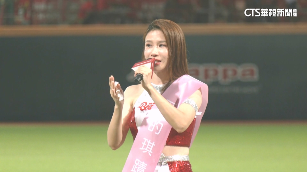 應援團引退式首例　團長阿誠.小龍女琪琪轉換身份