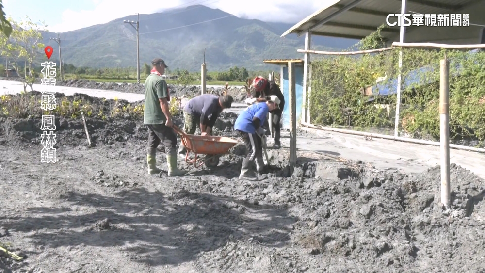 鳳林受災農舍.雞寮沒門牌　志工.國軍難伸援手