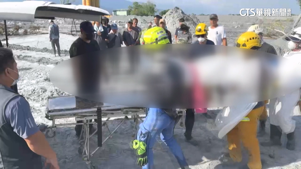 失聯16天「挖到砂石場老闆娘遺體」　家屬：姑姑回家了