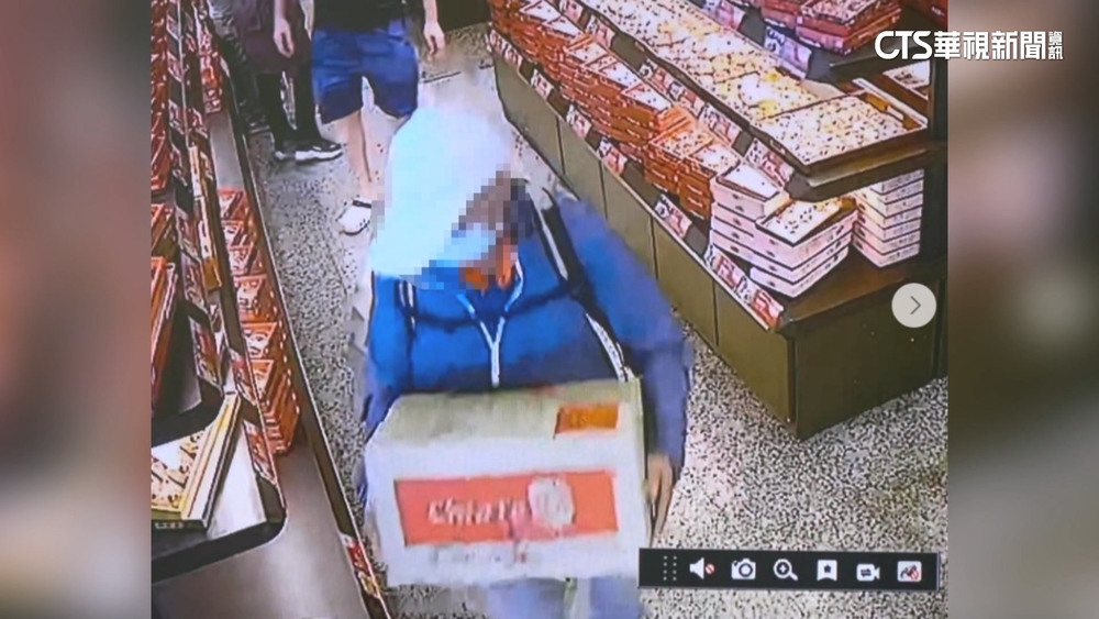 偷整箱知名鳳梨酥　白帽伯主動投案稱捐弱勢.警調查