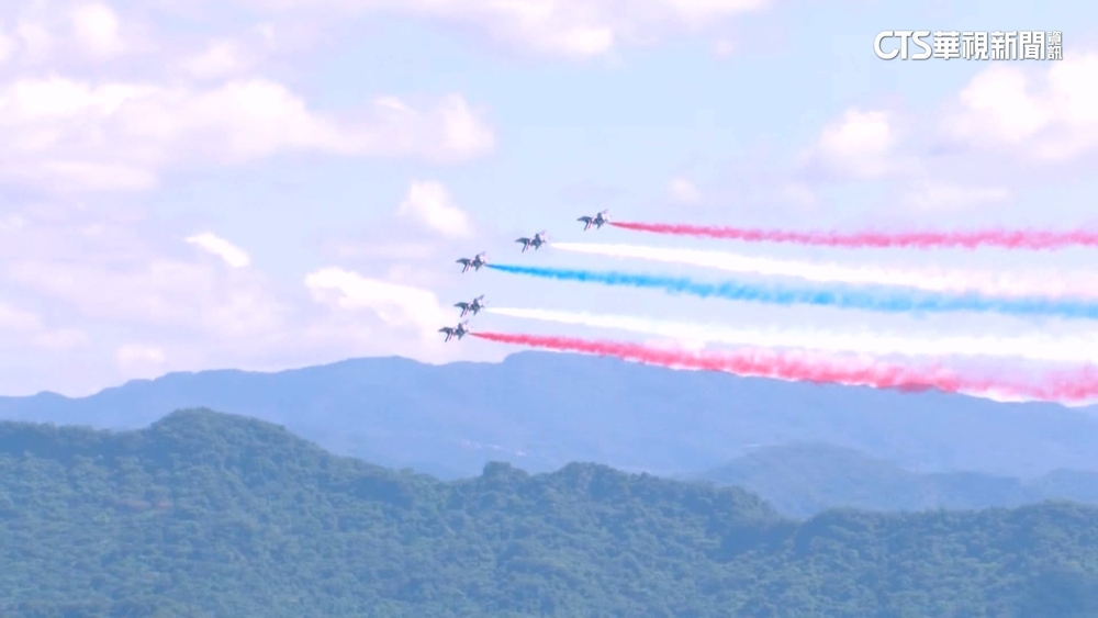 三色尾焰！雷虎小組壓軸登場　象徵勇鷹時代來臨