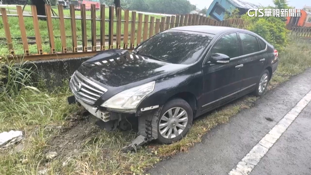 失控撞斷電桿棄車逃逸　警已掌握肇事駕駛身分