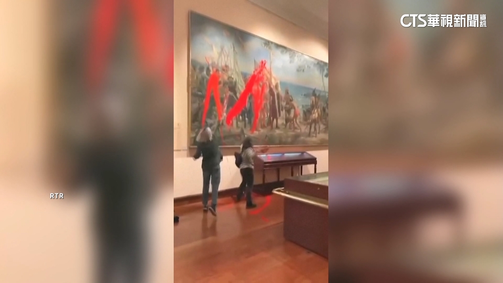 西國慶日油畫「哥倫布」遭毀　環團潑漆抗議殖民史