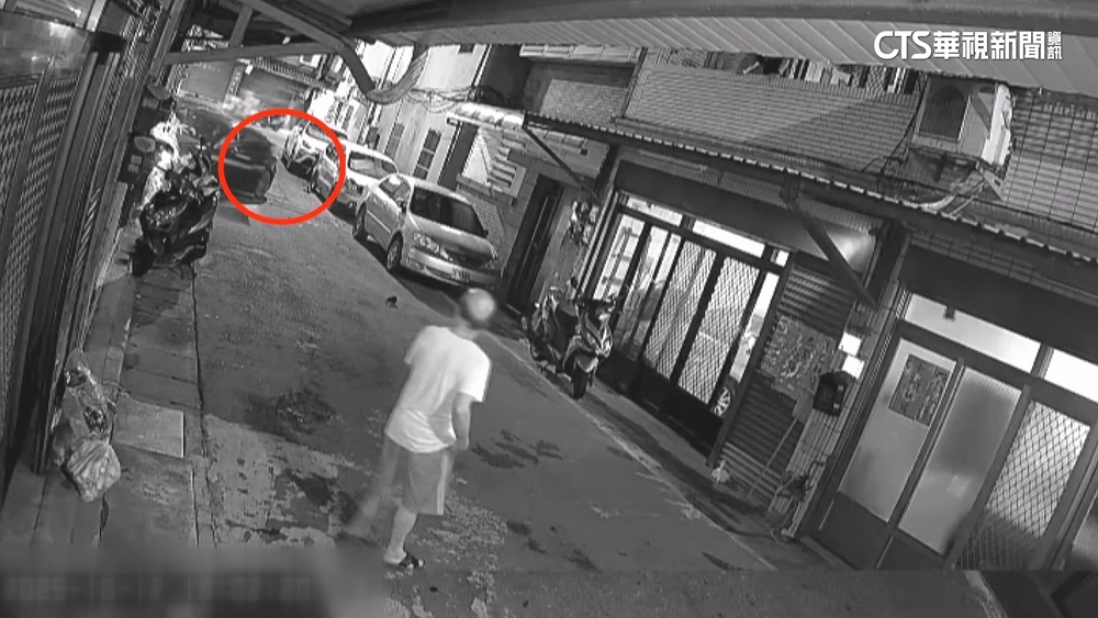 違停見警心虛「撞進民宅」　毒品前科男棄車落跑