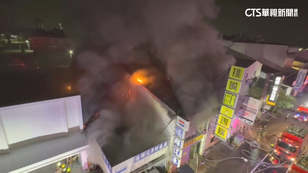 汽車維修廠凌晨祝融　火勢延燒3鐵皮建築