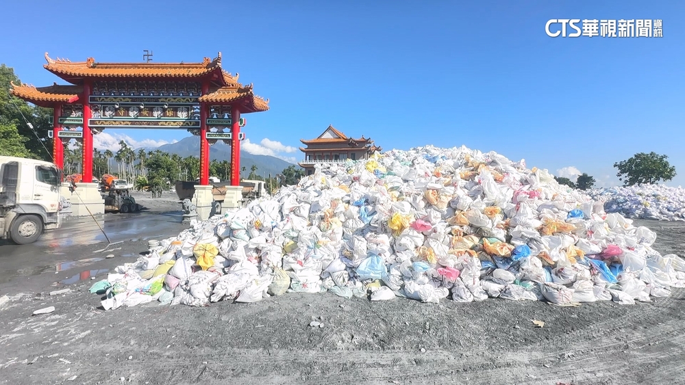 準颱「風神」週末恐生成　大馬村民急載沙包