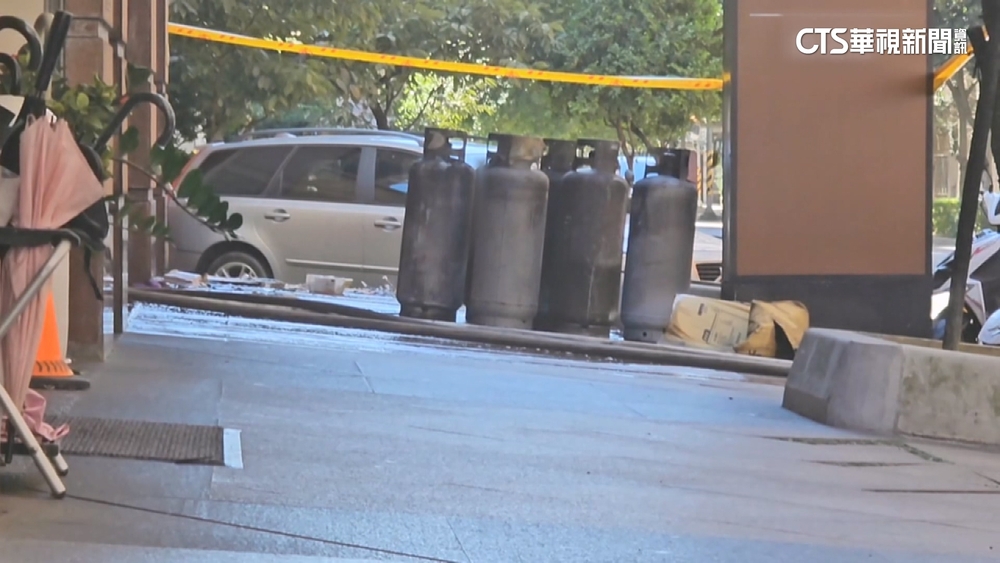 砰！疑換瓦斯不慎氣爆　桃園早午餐店大火1送醫