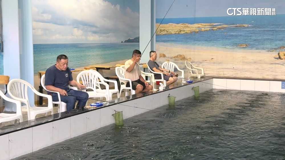 複合式釣蝦場興起！　無菸環境有空調　還有KTV.百道熱炒