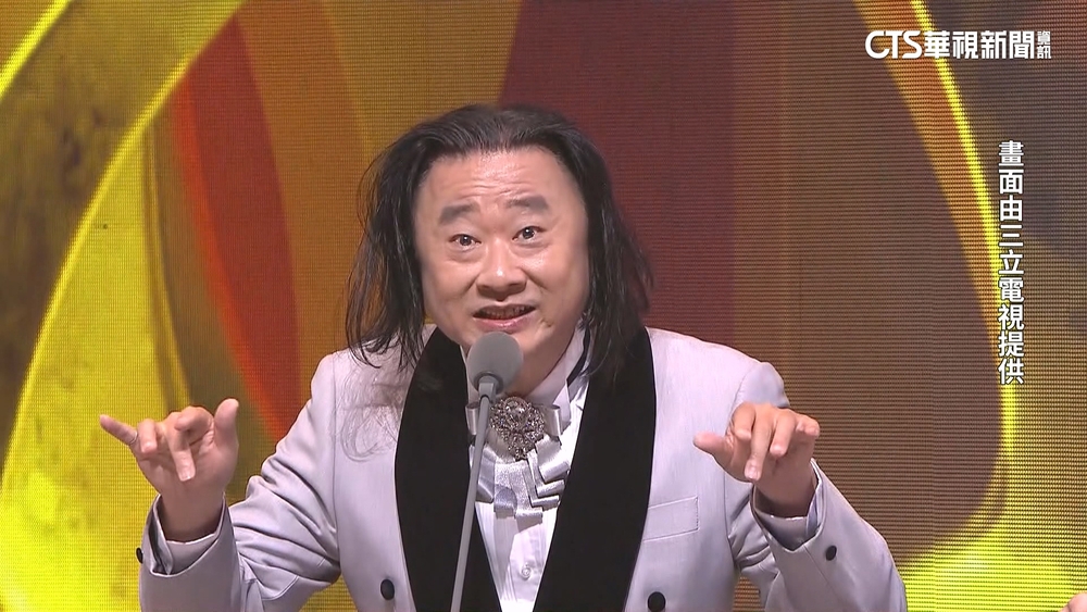 神模仿！　邰智源「一秒變王世堅」　飆金句：游刃有餘