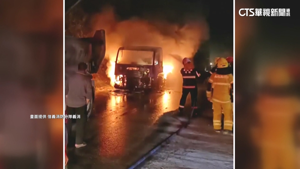 疑遭人縱火！　砂石車停堤防　車頭焦黑「剩骨架」