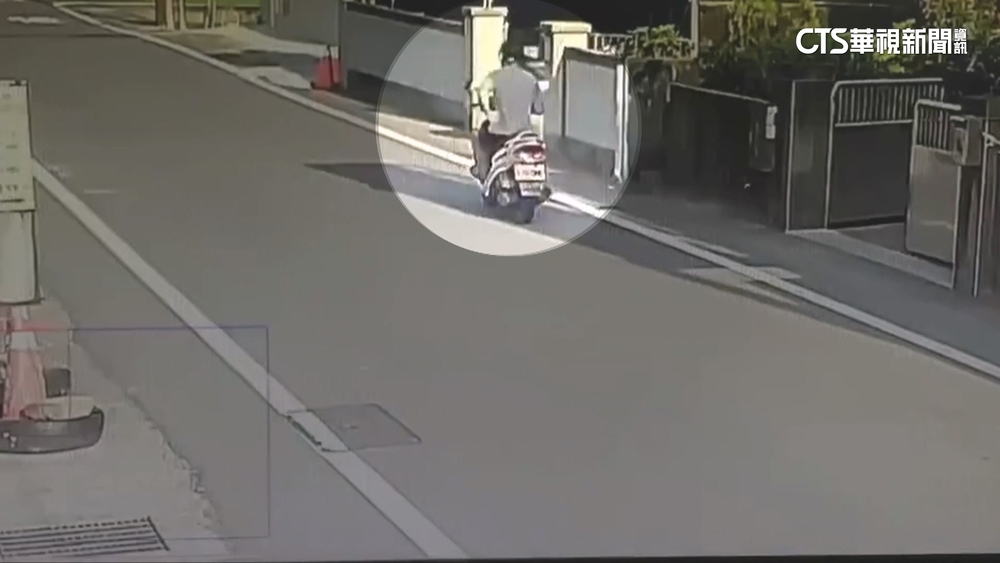 駕駛無照上路！　經無燈號路口未減速　騎士遭撞飛不治