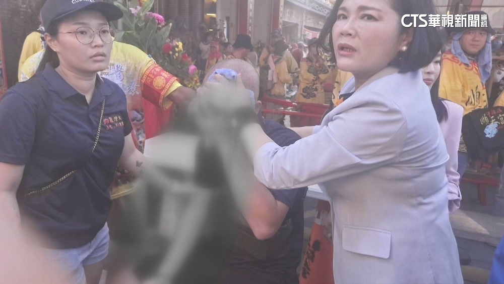 宮廟遶境意外！　男頭部遭炮炸傷　張麗善急幫止血