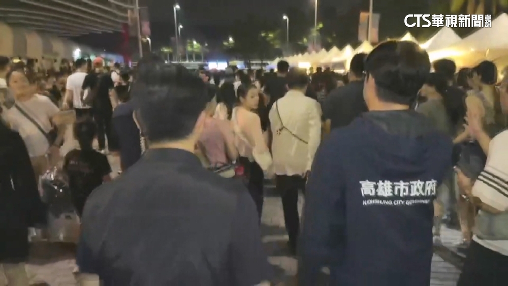 BLACKPINK高雄演唱會萬人散場　陳其邁視察交通疏導