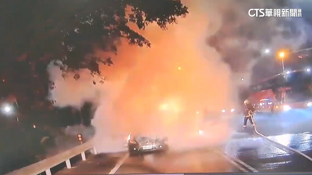 苗栗台3線驚悚火燒車！　夫妻「火海逃命」險腿軟