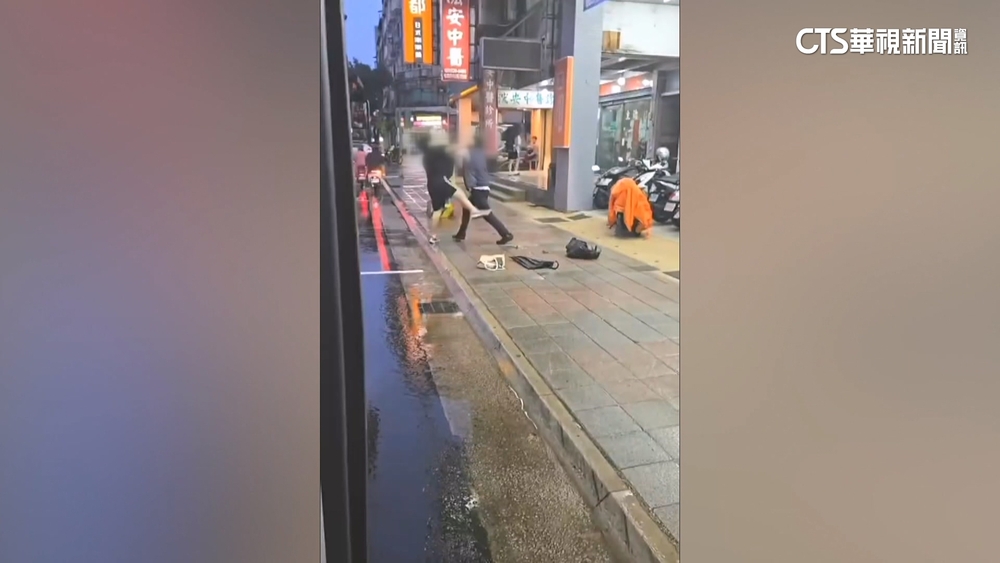 「專車司機」與高中生因投幣起口角互毆　遭開除
