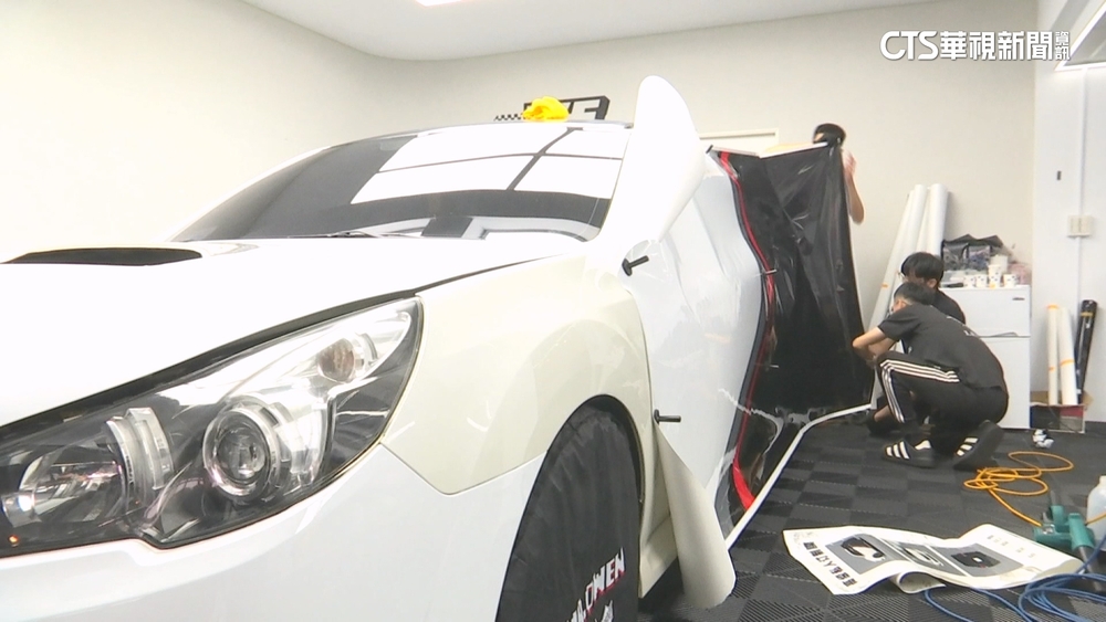 專業車體鍍膜商機無限　全車包膜行情價5-10萬不等