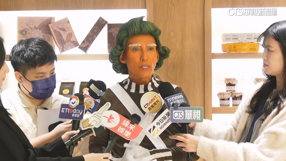 昔神還原「席琳狄翁」　潘若迪萬聖節扮「歐帕倫普人」