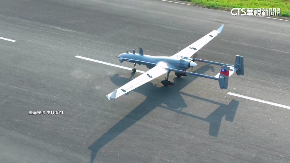 偵打一體！　中科院無人機「掛彈」射擊　專家：重量成隱憂