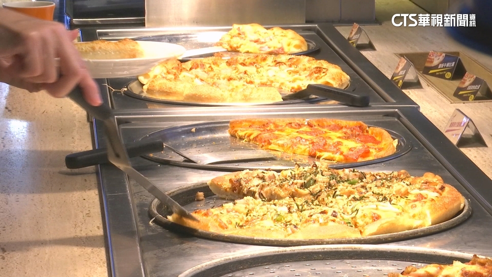 另類行銷？　必勝客「人事異動」.達美樂「家有喜事」掀議