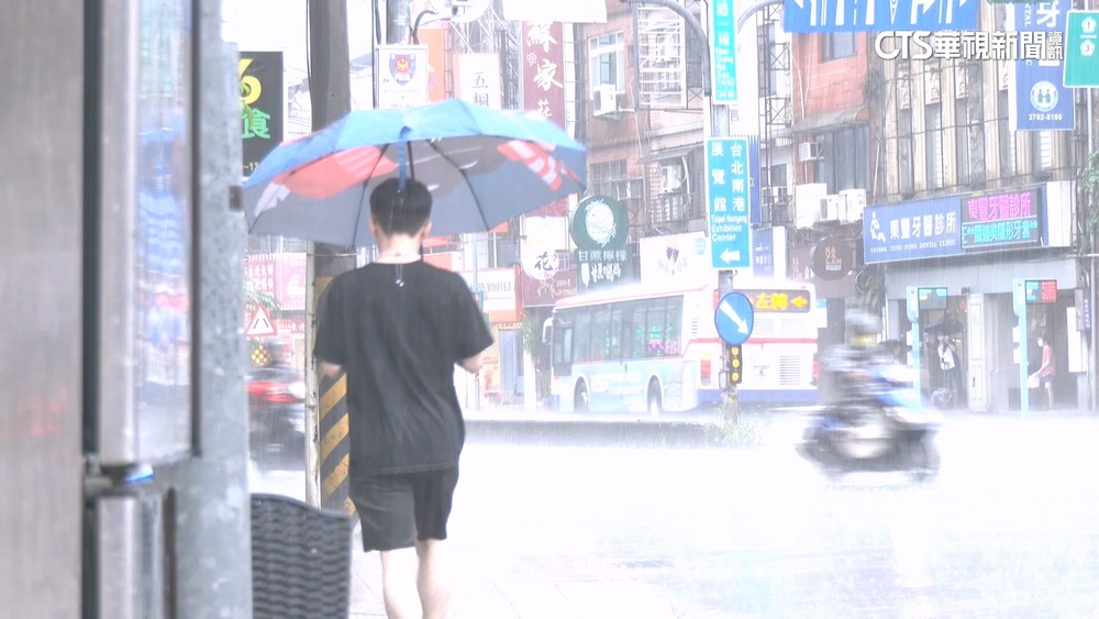要發霉了！　台北10月雨下14天　士林北投破2千mm