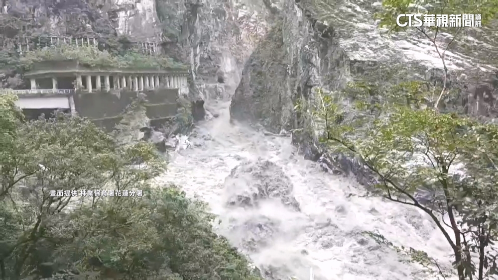 立霧溪堰塞湖壩體「完全潰決」　水量穩定.無災情