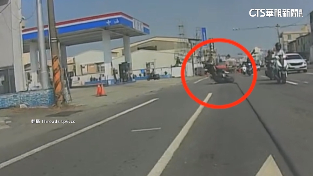 疑交通管制不當！騎士壓管線慘摔　警：最高罰15萬