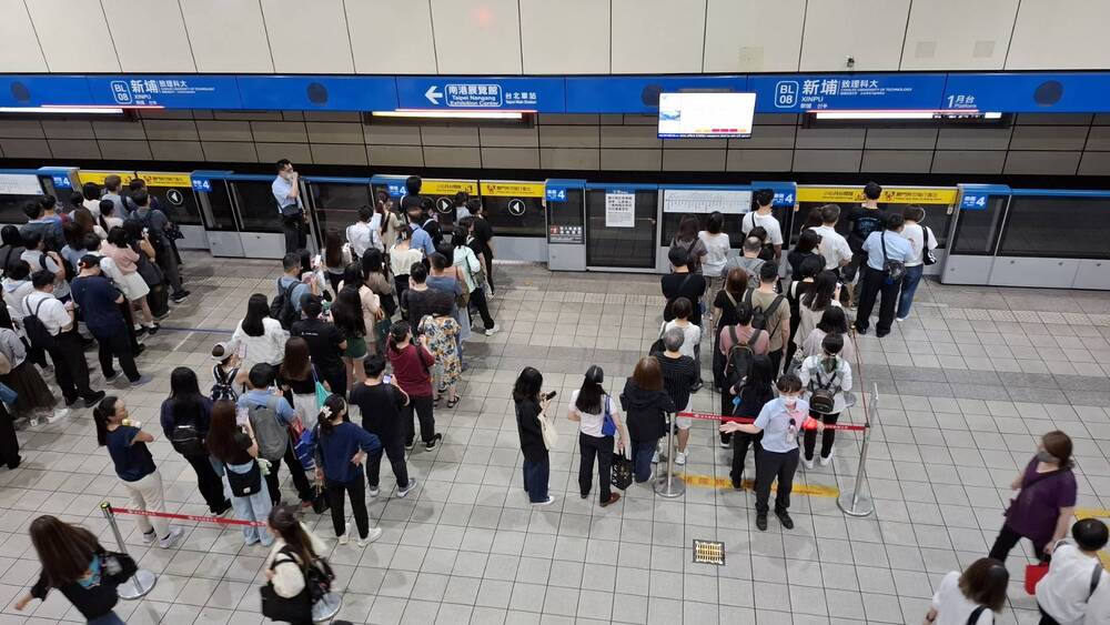 北捷板南線11月平日早尖峰最密班距時段再提前　 板南、淡水信義線假日班距加密