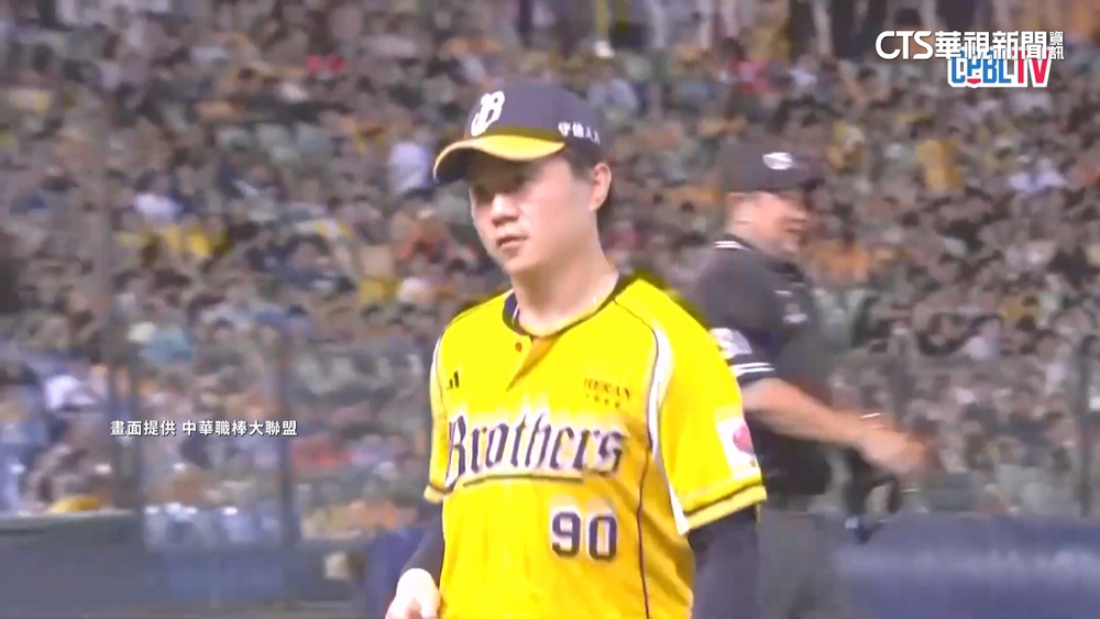 中職史上第1人！　江坤宇游擊金手套獎6連霸