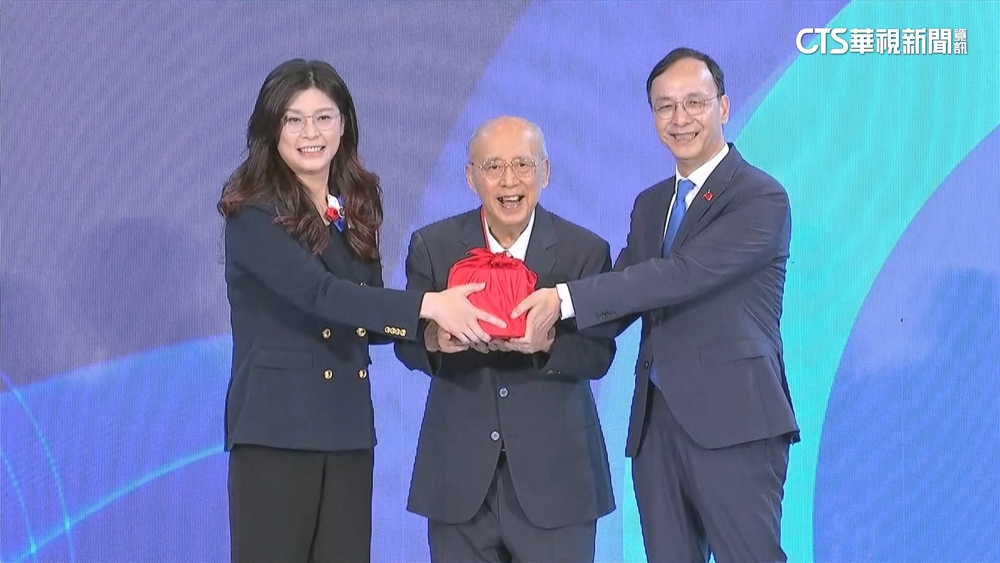 藍全代會盧.侯.張缺席！　鄭麗文接主席：讓羊群變獅群