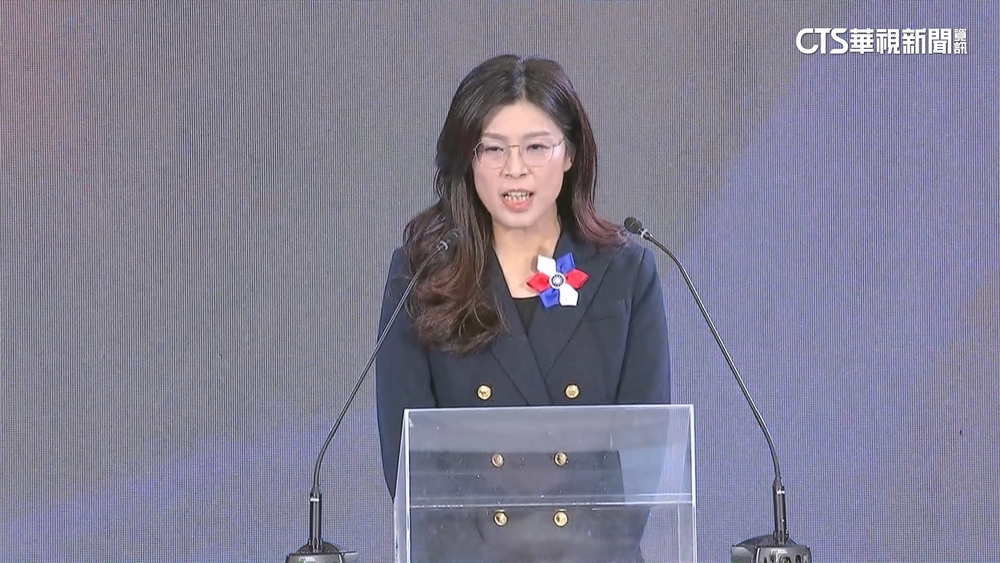 正式接任藍黨魁！　鄭麗文喊話：讓「羊群變獅群」