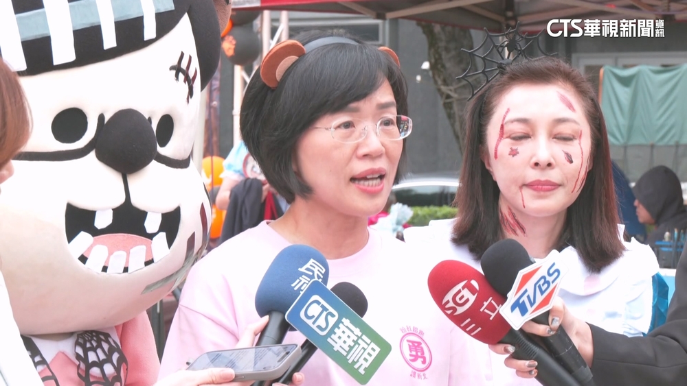 白黨工秀飄帶　林子宇：原圖未裁切.蘇巧慧：樂意分享