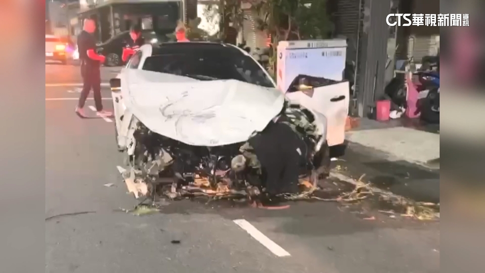 海神跑車失控「連撞4車1傷」　駕駛疑酒駕棄車逃