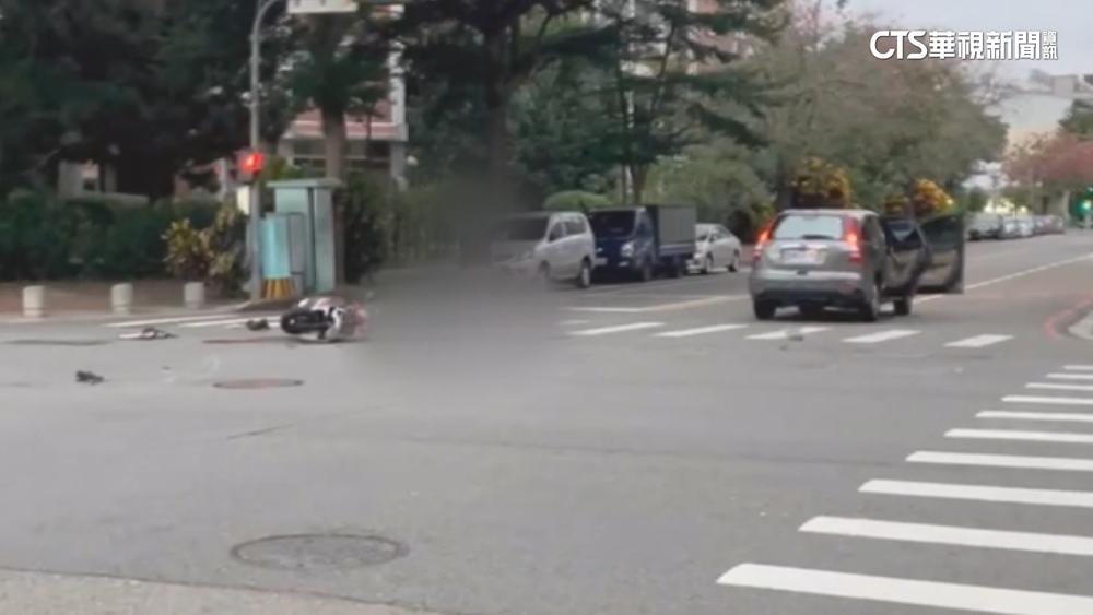 死亡車禍！　閃燈路口疑2車未減速　女保全趕上班送命