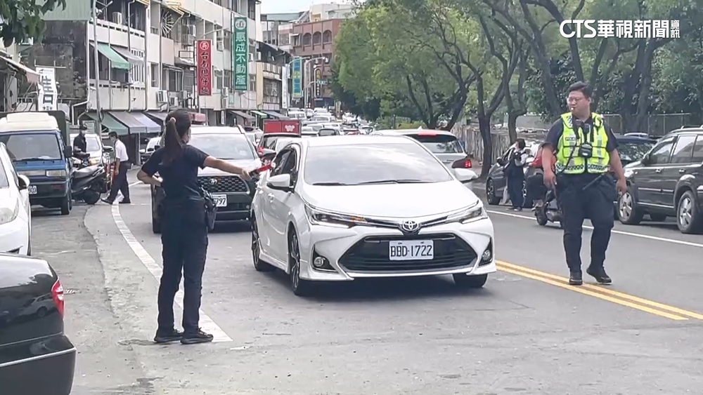 道場活動疑為省錢沒聘義交　車流塞到山下警員爆氣